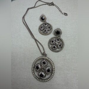 Vintage Carolee  Black & Pearl Pendant Necklace with pierced Matching Earrings